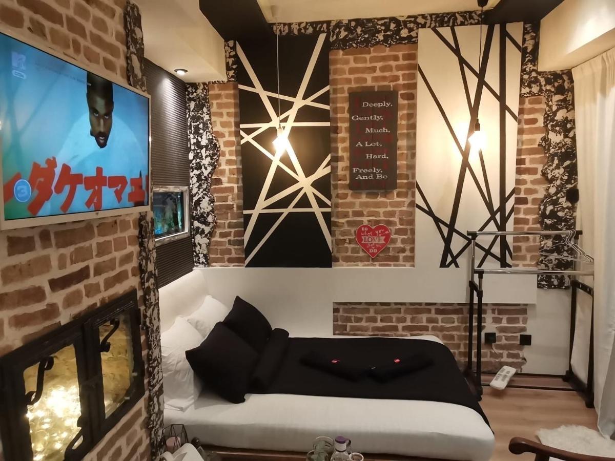 Studio Apartman Black & White Centar Sarajevo Free Parking المظهر الخارجي الصورة