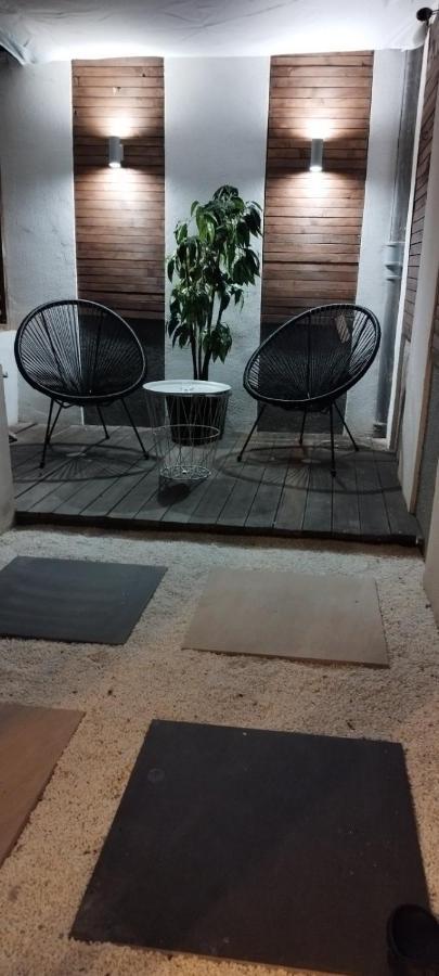 Studio Apartman Black & White Centar Sarajevo Free Parking المظهر الخارجي الصورة